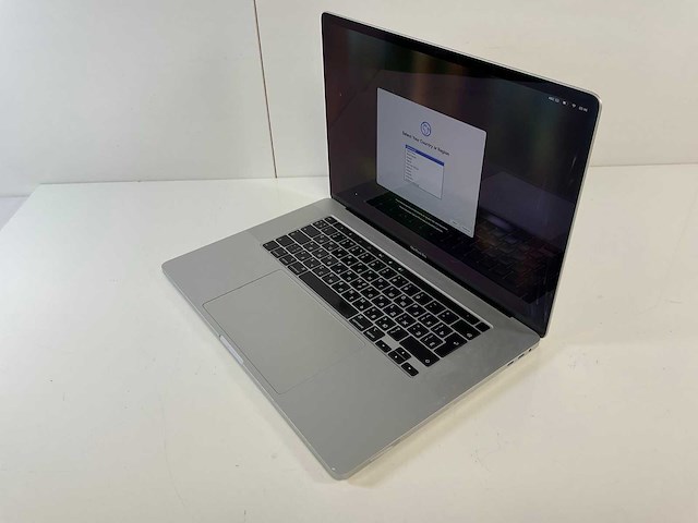 Apple macbook pro 16”, core(tm) i7 9th gen, 16 gb ram, 512 gb nvme laptop - afbeelding 3 van  7