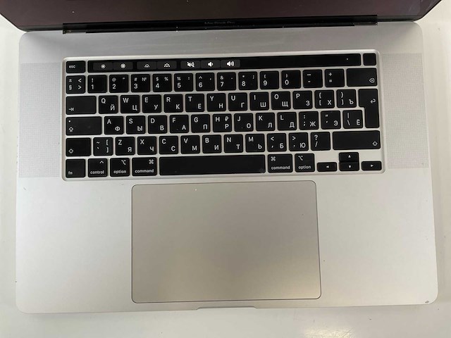 Apple macbook pro 16”, core(tm) i7 9th gen, 16 gb ram, 512 gb nvme laptop - afbeelding 4 van  7