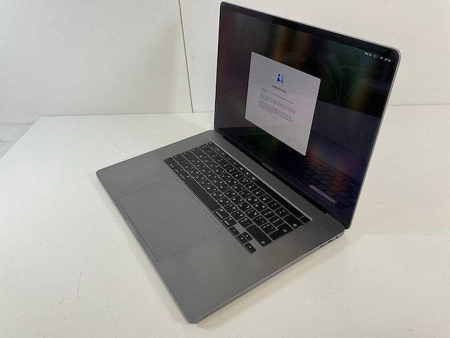 Apple macbook pro 16”, core(tm) i7 9th gen, 16 gb ram, 512 gb nvme laptop - afbeelding 3 van  7
