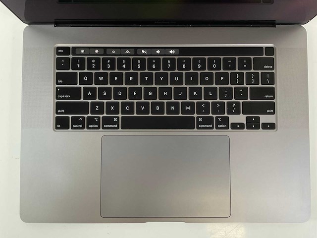 Apple macbook pro 16”, core(tm) i7 9th gen, 16 gb ram, 512 gb nvme laptop - afbeelding 4 van  7