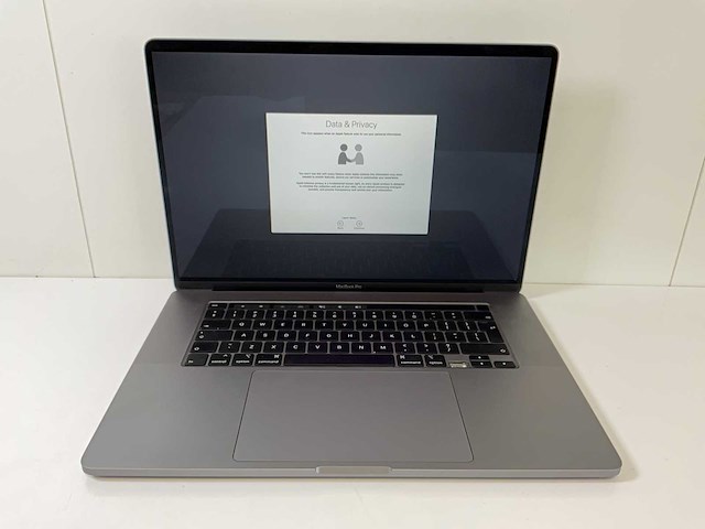 Apple macbook pro 16”, core(tm) i7 9th gen, 32 gb ram, 1 tb nvme, amd radeon pro 5500m 4 gb laptop - afbeelding 1 van  8