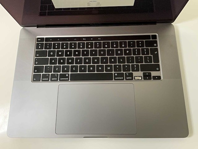 Apple macbook pro 16”, core(tm) i7 9th gen, 32 gb ram, 1 tb nvme, amd radeon pro 5500m 4 gb laptop - afbeelding 4 van  8