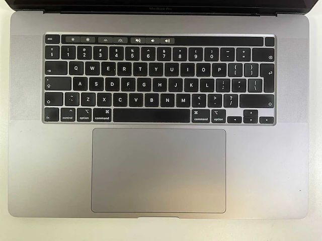 Apple macbook pro 16“ core(tm) i7 9th gen, 32 gb ram, 1 tb nvme, amd radeon rx 5500 4gb laptop - afbeelding 4 van  8