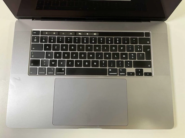 Apple macbook pro 16”, core(tm) i7 9th gen, 32 gb ram, 1 tb nvme, amd radeon rx pro 5500m 4gb laptop - afbeelding 4 van  7
