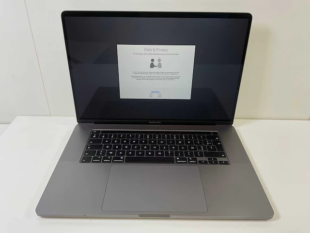 Apple macbook pro 16”, core(tm) i7 9th gen, 32 gb ram, 1 tb nvme, amd radeon rx pro 5500m 4gb laptop - afbeelding 1 van  7