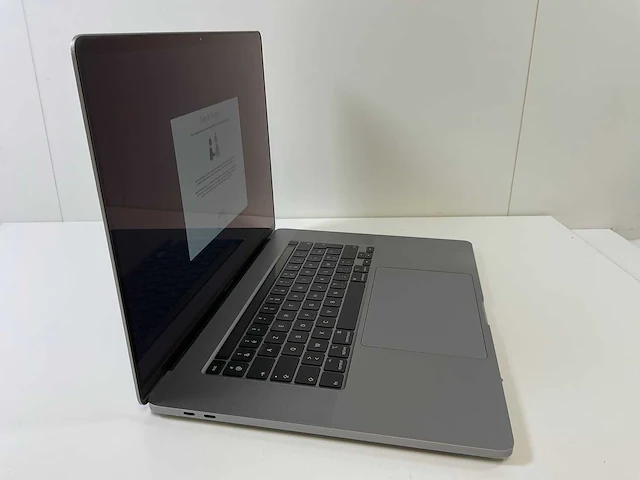 Apple macbook pro 16”, core(tm) i7 9th gen, 32 gb ram, 1 tb nvme, amd radeon rx pro 5500m 4gb laptop - afbeelding 2 van  7