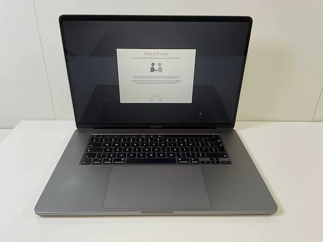 Apple macbook pro 16”, core(tm) i7 9th gen, 32 gb ram, 1 tb nvme, amd radeon rx pro 5500m 4gb laptop - afbeelding 1 van  8