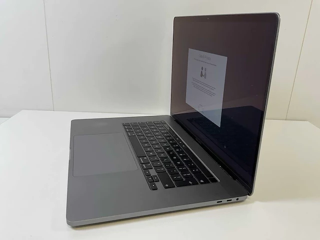Apple macbook pro 16”, core(tm) i7 9th gen, 32 gb ram, 1 tb nvme, amd radeon rx pro 5500m 4gb laptop - afbeelding 3 van  8