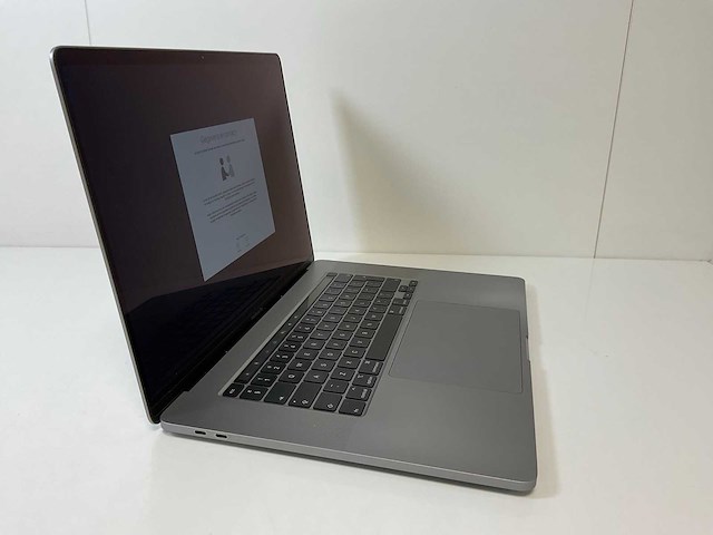 Apple macbook pro 16”, core(tm) i7 9th gen, 32 gb ram, 500 gb nvme, amd radeon pro 5500m 4 gb laptop - afbeelding 2 van  7