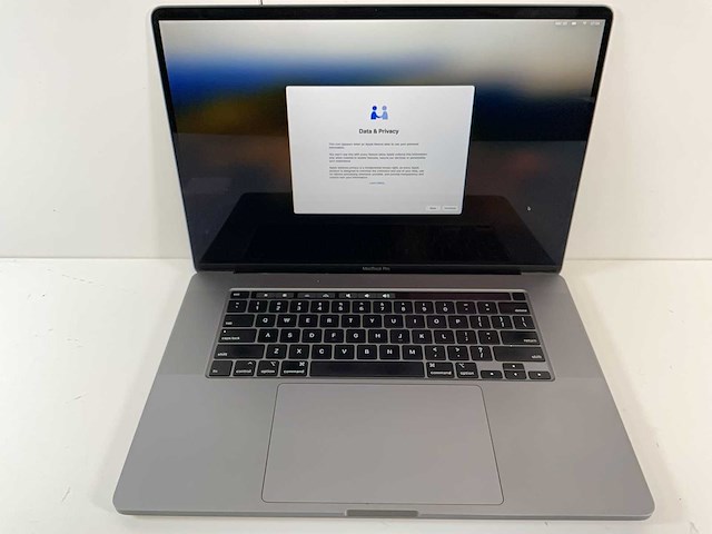 Apple macbook pro 16”, core(tm) i7 9th gen, 32 gb ram, 500 gb nvme, amd radeon rx 5500 4 gb laptop - afbeelding 1 van  7