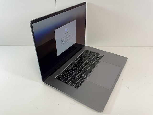 Apple macbook pro 16”, core(tm) i7 9th gen, 32 gb ram, 500 gb nvme, amd radeon rx 5500 4 gb laptop - afbeelding 2 van  7
