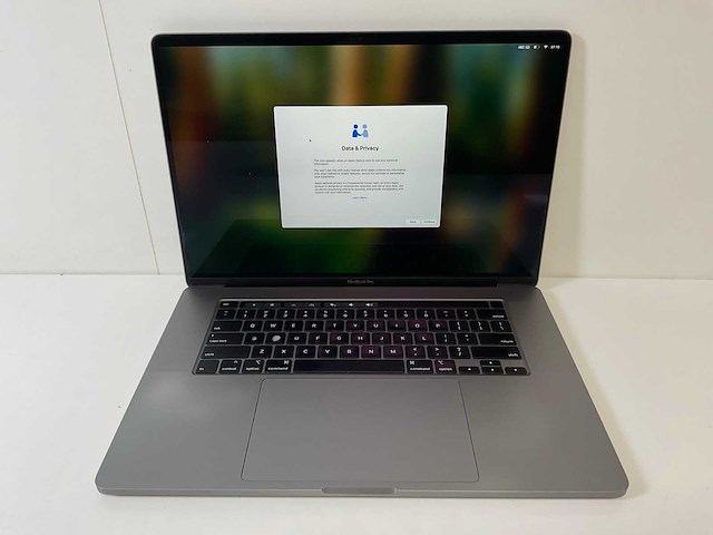 Apple macbook pro 16”, core(tm) i7 9th gen, 32 gb ram, 512 gb nvme, amd radeon pro 5300m 4gb laptop - afbeelding 1 van  7