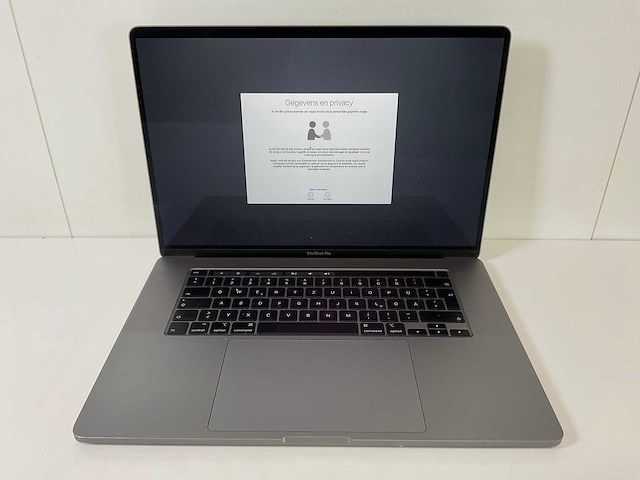 Apple macbook pro 16”, core(tm) i9 9th gen, 16 gb ram, 1 tb nvme, amd radeon pro 5500m 4 gb laptop - afbeelding 1 van  7