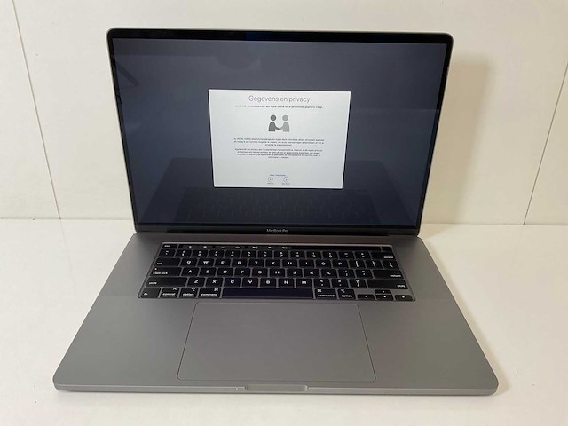 Apple macbook pro 16”, core(tm) i9 9th gen, 16 gb ram, 1 tb nvme, amd radeon pro 5500m 4 gb laptop - afbeelding 1 van  7