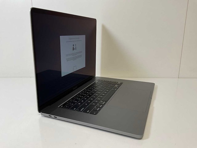 Apple macbook pro 16”, core(tm) i9 9th gen, 16 gb ram, 1 tb nvme, amd radeon pro 5500m 4 gb laptop - afbeelding 2 van  7
