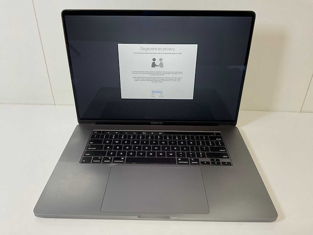 Apple macbook pro 16”, core(tm) i9 9th gen, 16 gb ram, 1 tb nvme, amd radeon pro 5500m 4 gb laptop - afbeelding 1 van  7