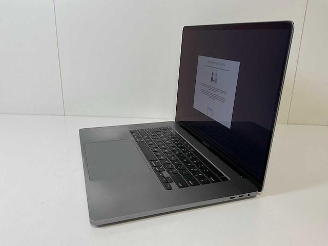 Apple macbook pro 16”, core(tm) i9 9th gen, 16 gb ram, 1 tb nvme, amd radeon pro 5500m 4 gb laptop - afbeelding 3 van  7