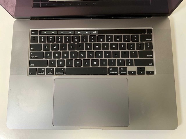 Apple macbook pro 16”, core(tm) i9 9th gen, 16 gb ram, 1 tb nvme, amd radeon pro 5500m 4 gb laptop - afbeelding 4 van  7