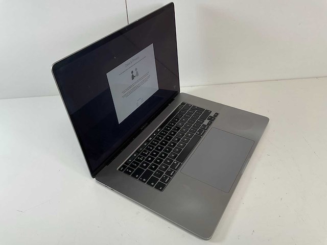 Apple macbook pro 16”, core(tm) i9 9th gen, 16 gb ram, 1 tb nvme, amd radeon pro 5500m 4 gb laptop - afbeelding 2 van  4