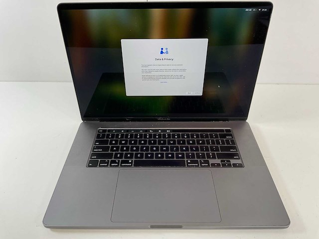 Apple macbook pro 16”, core(tm) i9 9th gen, 16 gb ram, 1 tb nvme, amd radeon pro 5500m 4 gb laptop - afbeelding 1 van  5
