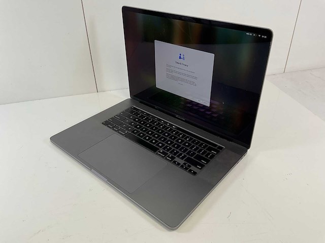 Apple macbook pro 16”, core(tm) i9 9th gen, 16 gb ram, 1 tb nvme, amd radeon pro 5500m 4 gb laptop - afbeelding 3 van  5