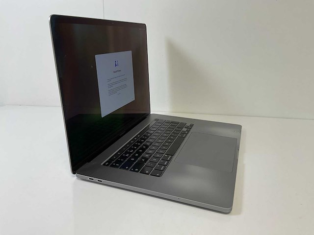 Apple macbook pro 16”, core(tm) i9 9th gen, 16 gb ram, 1 tb nvme amd radeon rx pro 5500m 4gb laptop - afbeelding 2 van  8