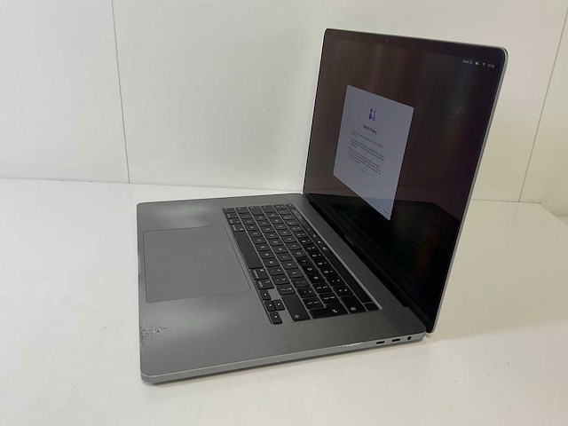 Apple macbook pro 16”, core(tm) i9 9th gen, 16 gb ram, 1 tb nvme amd radeon rx pro 5500m 4gb laptop - afbeelding 3 van  8