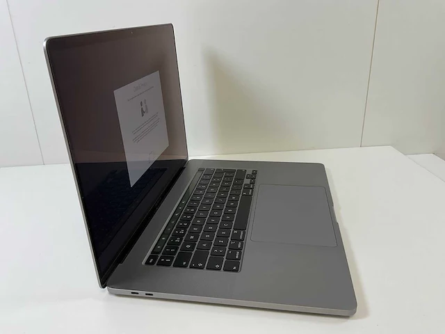Apple macbook pro 16”, core(tm) i9 9th gen, 16 gb ram, 1 tb nvme, amd radeon rx pro 5500m 4gb laptop - afbeelding 2 van  7