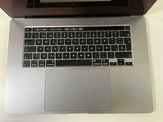 Apple macbook pro 16”, core(tm) i9 9th gen, 16 gb ram, 1 tb nvme, amd radeon rx pro 5500m 4gb laptop - afbeelding 4 van  7