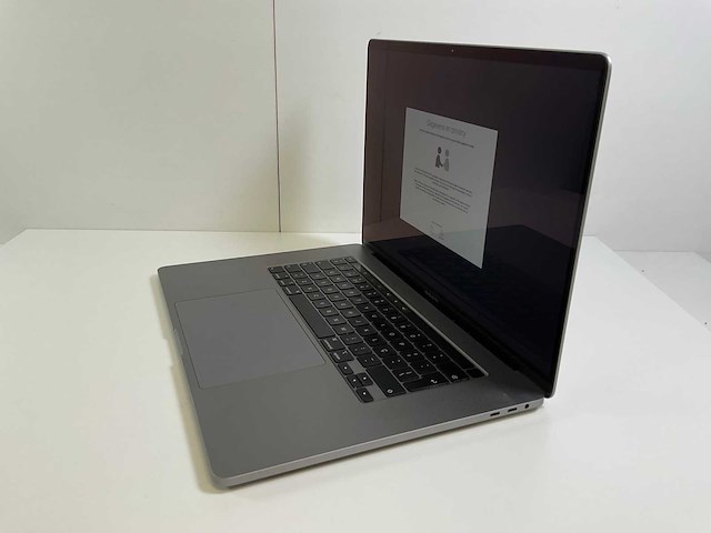 Apple macbook pro 16“, core(tm) i9 9th gen, 16 gb ram , 1tb nvme , amd radeon pro 5500m 4gb laptop - afbeelding 3 van  7