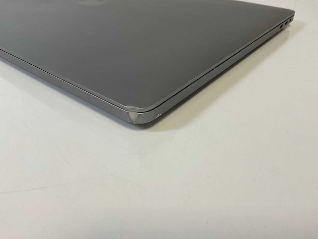 Apple macbook pro 16”, core(tm) i9 9th gen, 32 gb ram, 1 tb nmve, amd radeon pro 5500m 4gb laptop - afbeelding 8 van  8