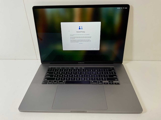 Apple macbook pro 16”, core(tm) i9 9th gen, 32 gb ram, 1 tb nmve, amd radeon pro 5500m 4gb laptop - afbeelding 1 van  7