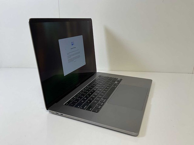 Apple macbook pro 16”, core(tm) i9 9th gen, 32 gb ram, 1 tb nmve, amd radeon pro 5500m 4gb laptop - afbeelding 2 van  7