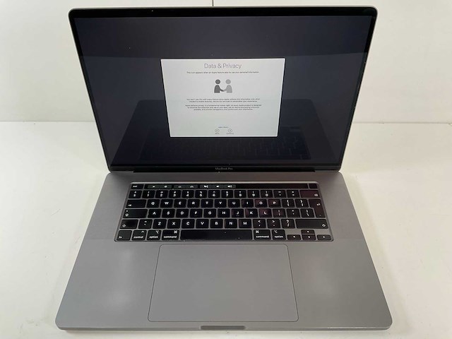 Apple macbook pro 16”, core(tm) i9 9th gen, 32 gb ram, 1 tb nvme, amd radeon 5500m 4 gb laptop - afbeelding 1 van  7