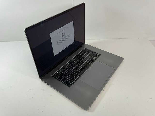 Apple macbook pro 16”, core(tm) i9 9th gen, 32 gb ram, 1 tb nvme, amd radeon 5500m 4 gb laptop - afbeelding 2 van  7