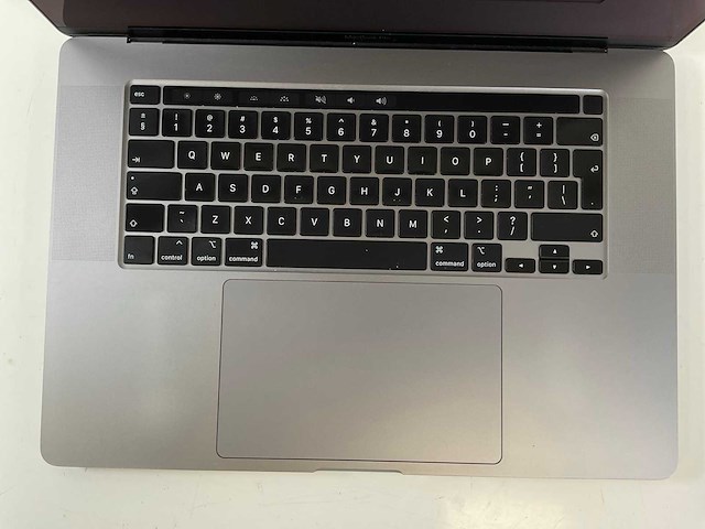 Apple macbook pro 16”, core(tm) i9 9th gen, 32 gb ram, 1 tb nvme, amd radeon 5500m 4 gb laptop - afbeelding 4 van  7