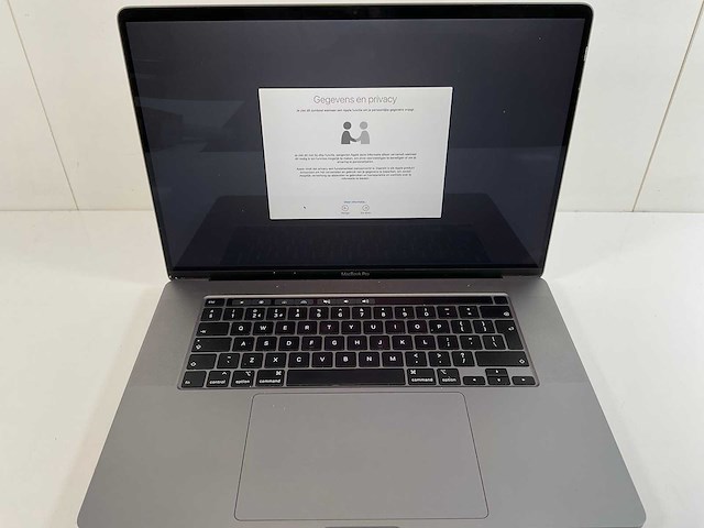 Apple macbook pro 16”, core(tm) i9 9th gen, 32 gb ram, 1 tb nvme, amd radeon pro 5500m 4 gb laptop - afbeelding 1 van  7