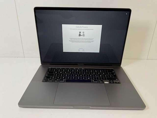 Apple macbook pro 16”, core(tm) i9 9th gen, 32 gb ram, 1 tb nvme, amd radeon pro 5500m 8 gb laptop - afbeelding 1 van  8