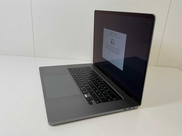Apple macbook pro 16”, core(tm) i9 9th gen, 32 gb ram, 1 tb nvme, amd radeon pro 5500m 8 gb laptop - afbeelding 3 van  8