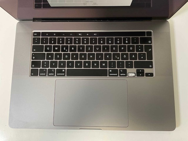 Apple macbook pro 16”, core(tm) i9 9th gen, 32 gb ram, 1 tb nvme, amd radeon pro 5500m 8 gb laptop - afbeelding 4 van  8