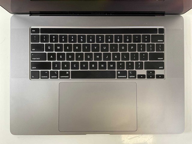 Apple macbook pro 16”, core(tm) i9 9th gen, 32 gb ram, 1 tb nvme, amd radeon pro 5500m 8 gb laptop - afbeelding 4 van  7