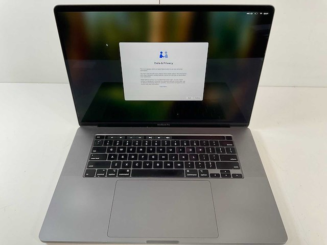 Apple macbook pro 16”, core(tm) i9 9th gen, 32 gb ram, 1 tb nvme, amd radeon pro 5500m 8 gb laptop - afbeelding 1 van  5