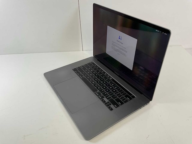 Apple macbook pro 16”, core(tm) i9 9th gen, 32 gb ram, 1 tb nvme, amd radeon pro 5500m 8 gb laptop - afbeelding 3 van  5