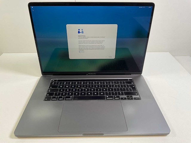 Apple macbook pro 16“ core(tm) i9 9th gen, 32 gb ram, 1 tb nvme, amd radeon rx 5500 4gb laptop - afbeelding 1 van  7