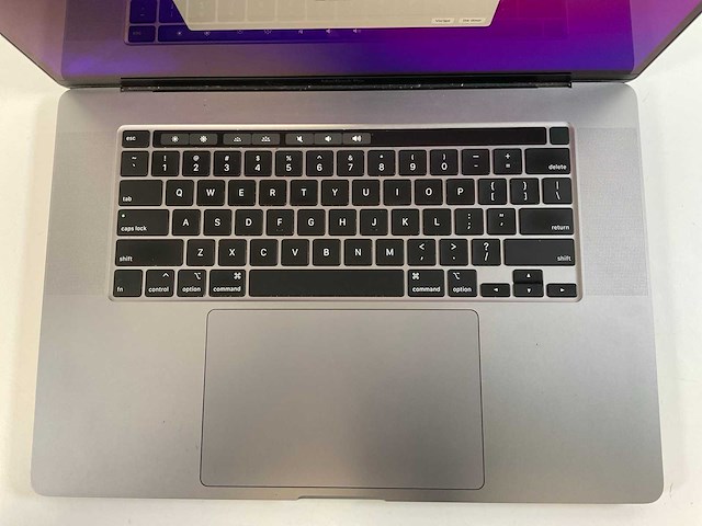 Apple macbook pro 16”, hexacore i7, 16 gb ram, 500 gb nvme, amd radeon pro 5300m 4gb laptop - afbeelding 3 van  5