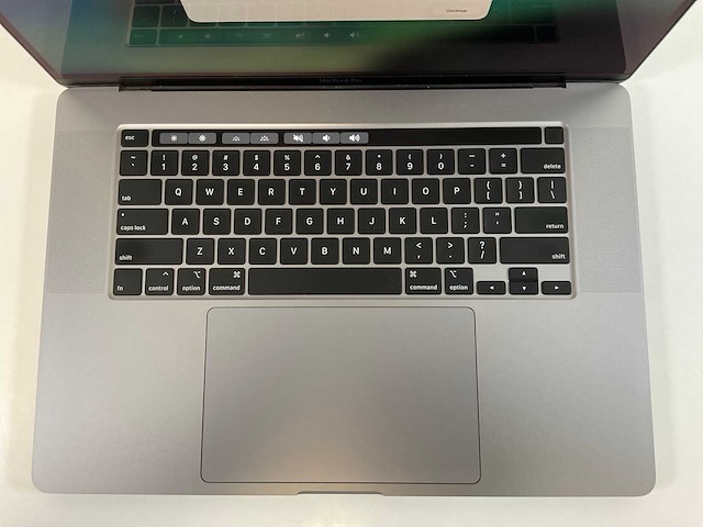 Apple macbook pro 16”, hexacore i7, 16 gb ram, 512 gb nvme, amd radeon pro 5300m 4gb laptop - afbeelding 4 van  7