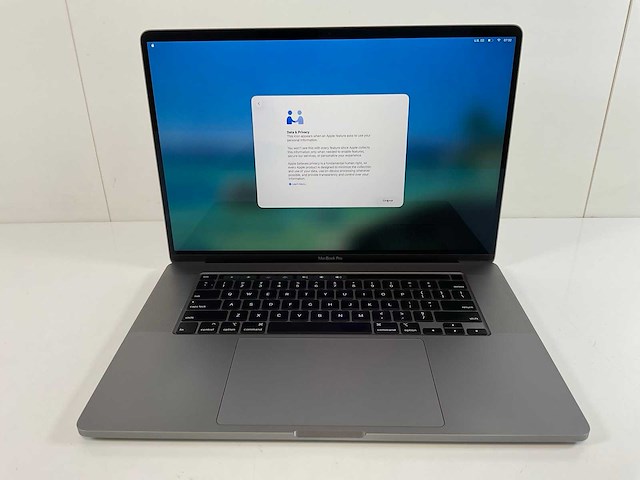Apple macbook pro 16”, hexacore i7, 16 gb ram, 512 gb nvme, amd radeon pro 5300m 4gb laptop - afbeelding 1 van  7
