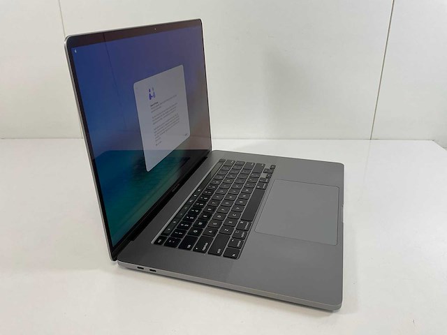 Apple macbook pro 16”, hexacore i7, 16 gb ram, 512 gb nvme, amd radeon pro 5300m 4gb laptop - afbeelding 2 van  7