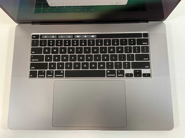 Apple macbook pro 16”, hexacore i7, 16 gb ram, 512 gb nvme, amd radeon pro 5300m 4gb laptop - afbeelding 4 van  7