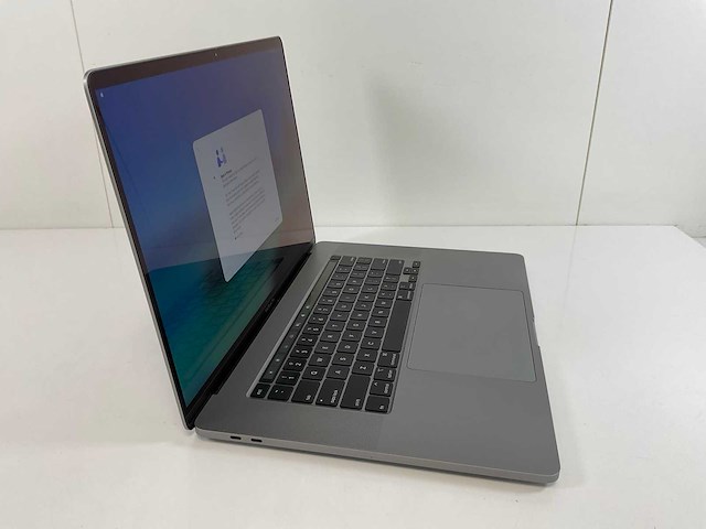 Apple macbook pro 16”, hexacore i7, 16 gb ram, 512 gb nvme, amd radeon pro 5300m 4gb laptop - afbeelding 2 van  7